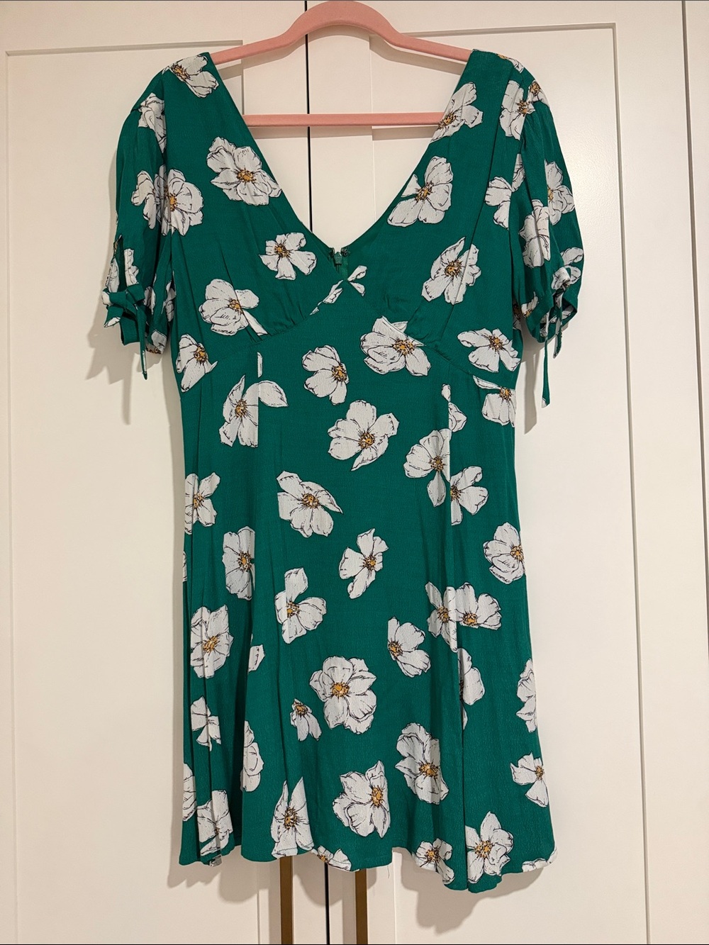 MINKPINK Green Floral V-Neck Short Dress